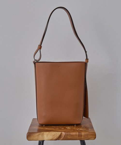 ＆MyuQ（アンドミューク）の「【＆MyuQ】JUNO mini A4サイズ収納可能 通勤 通学（ショルダーバッグ・レディース・キャメル/ブラック・FREE）」の19枚目の写真