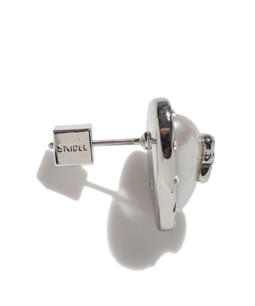 SNIDEL(スナイデル)の「プランプハートピアス(ピアス(両耳用)・レディース・ブラック/シルバー/レッド・F)」の7枚目の写真