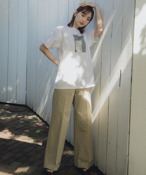 slattgir(スラットジール)の「高身長 綿100%スクエアプリント箔Tシャツ(トールサイズ)Essenave(Tシャツ/カットソー・レディース・チャコール/オフホワイト・TM/TL/TLL/T3L)」の6枚目の写真