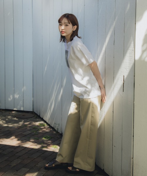 slattgir(スラットジール)の「高身長 綿100%スクエアプリント箔Tシャツ(トールサイズ)Essenave(Tシャツ/カットソー・レディース・チャコール/オフホワイト・TM/TL/TLL/T3L)」の7枚目の写真