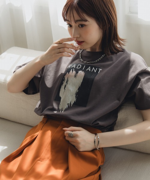 slattgir(スラットジール)の「高身長 綿100%スクエアプリント箔Tシャツ(トールサイズ)Essenave(Tシャツ/カットソー・レディース・チャコール/オフホワイト・TM/TL/TLL/T3L)」の8枚目の写真