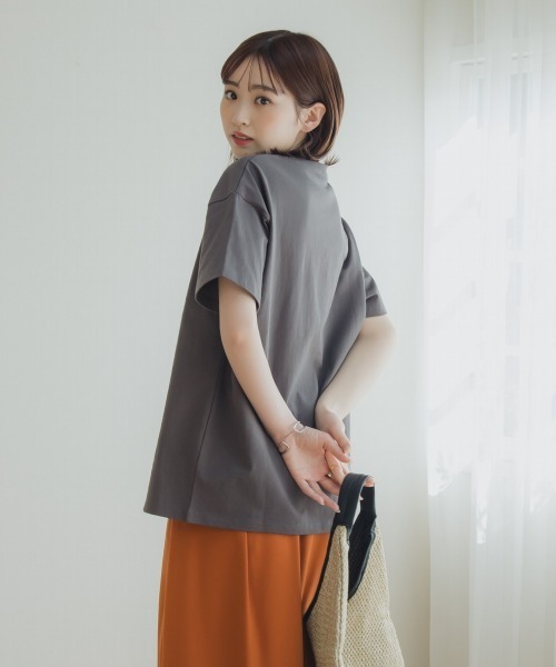 slattgir(スラットジール)の「高身長 綿100%スクエアプリント箔Tシャツ(トールサイズ)Essenave(Tシャツ/カットソー・レディース・チャコール/オフホワイト・TM/TL/TLL/T3L)」の9枚目の写真