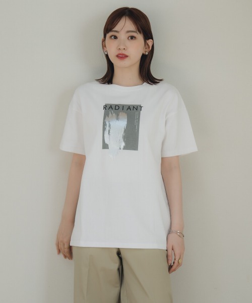slattgir(スラットジール)の「高身長 綿100%スクエアプリント箔Tシャツ(トールサイズ)Essenave(Tシャツ/カットソー・レディース・チャコール/オフホワイト・TM/TL/TLL/T3L)」の14枚目の写真
