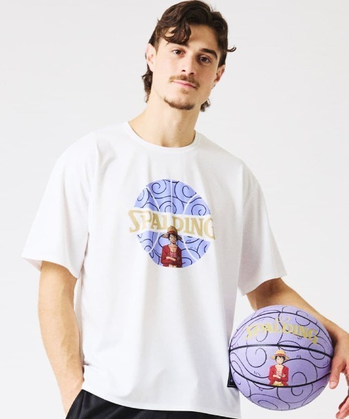 SPALDING(スポルディング)の「【SPALDING/スポルディング】Tシャツ ONE PIECE ゴムゴムの実 ボールプリント/吸水速乾機能・UVカット機能・アニメ半袖Tシャツ(Tシャツ/カットソー・メンズ・ブラック/ホワイト・LARGE/MEDIUM)」の1枚目の写真