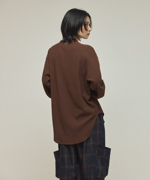 AMERICANA（アメリカーナ）の「Americana/アメリカーナ 別注 リラックスフィット ワッフルキーネックプルオーバー / 長袖（Tシャツ/カットソー・レディース・ブラウン/チャコールグレー・FREE）」の7枚目の写真