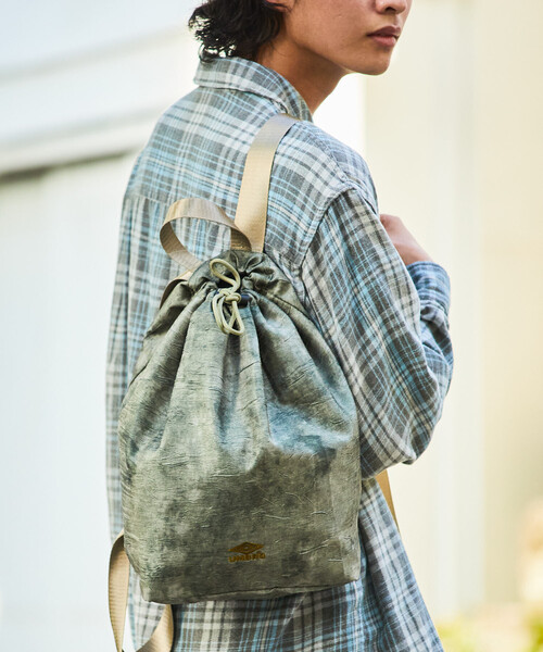 UMBRO（アンブロ）の「UMBRO/アンブロ SP Packable Wrinkled Mini Bag/別注 パッカブル ミニバッグ/シワ加工（バックパック/リュック・メンズ・ブラック/オリーブ/ブラウン・ONE SIZE）」の18枚目の写真