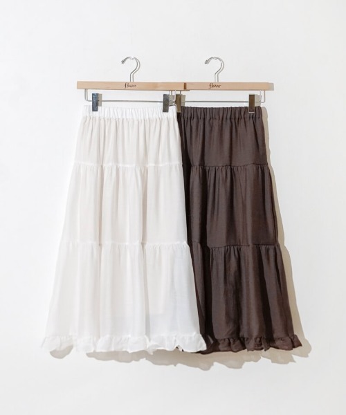 flower（フラワー）の「グロッシーティアードスカート（スカート・レディース・ホワイト・FREE）」の3枚目の写真
