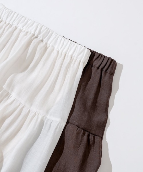 flower（フラワー）の「グロッシーティアードスカート（スカート・レディース・ホワイト・FREE）」の4枚目の写真