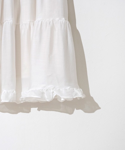 flower（フラワー）の「グロッシーティアードスカート（スカート・レディース・ホワイト・FREE）」の17枚目の写真