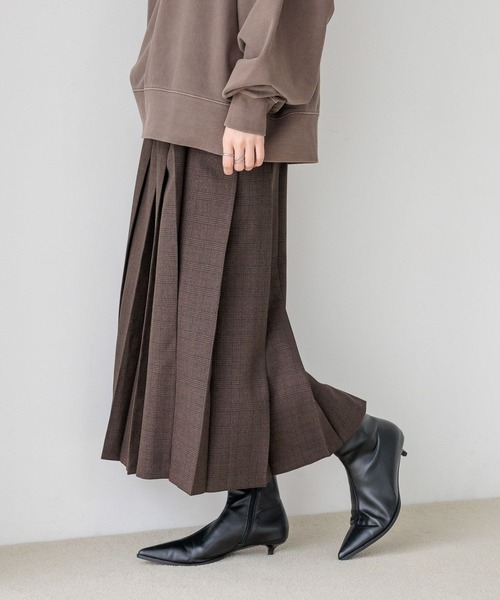 LOWRYS FARM(ローリーズファーム)の「ラナテックプリーツミディスカート 497489(スカート・レディース・ブラウン/グレー・MEDIUM/LARGE)」の2枚目の写真