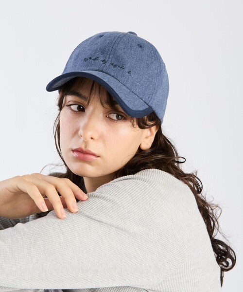 To b. by agnes b.（トゥービーバイアニエスベー）の「ロゴ刺繍 バイカラー パイピング キャップ（キャップ・レディース・ネイビー・FREE）」の2枚目の写真