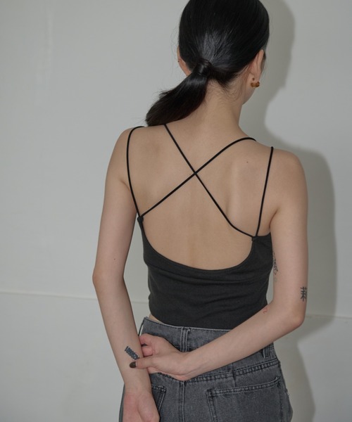 AIC.(エーアイシー)の「【再入荷】パッド付きバッククロスブラトップ(キャミソール・レディース・ブラック/オフホワイト・FREE)」の1枚目の写真