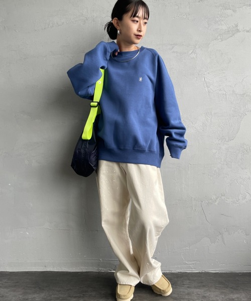 GYMPHLEX（ジムフレックス）の「[GYMPHLEX/ジムフレックス] スイングスリーブ ワンポイントロゴ刺繍クルーネックスウェット（スウェット・レディース・イエロー/ライトグレー/チャコールグレー/ダークグリーン/ブルー/アイボリー・14）」の11枚目の写真