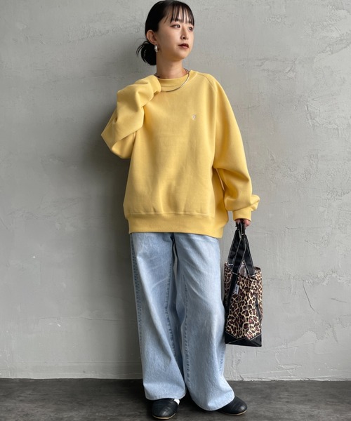 GYMPHLEX（ジムフレックス）の「[GYMPHLEX/ジムフレックス] スイングスリーブ ワンポイントロゴ刺繍クルーネックスウェット（スウェット・レディース・イエロー/ライトグレー/チャコールグレー/ダークグリーン/ブルー/アイボリー・14）」の12枚目の写真