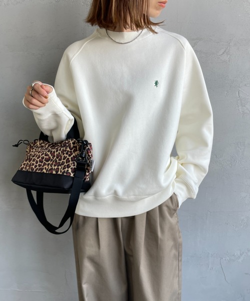 GYMPHLEX（ジムフレックス）の「[GYMPHLEX/ジムフレックス] スイングスリーブ ワンポイントロゴ刺繍クルーネックスウェット（スウェット・レディース・イエロー/ライトグレー/チャコールグレー/ダークグリーン/ブルー/アイボリー・14）」の13枚目の写真