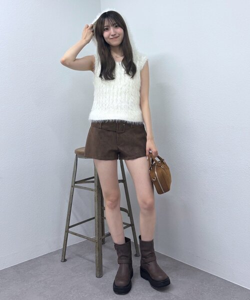 mline（エムライン）の「[mline]ローライズ ベルトショートパンツ（その他パンツ・レディース・ベージュ/ブラウン・1/2）」の3枚目の写真