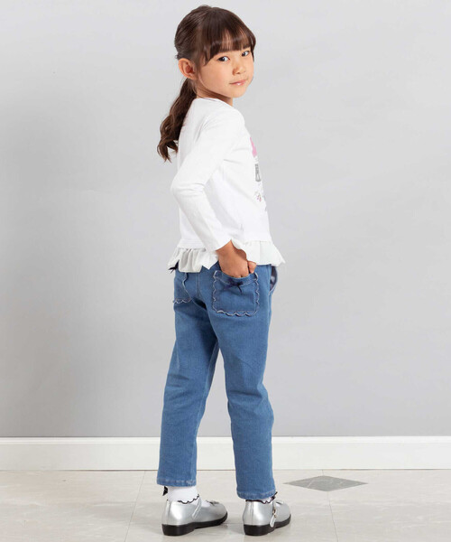 BeBe（ベベ）の「ストレッチジョグデニムスカラップポケットロングパンツ(90~160cm)（デニムパンツ・キッズ・ブルー・120cm/140cm/130cm/110cm/150cm）」の3枚目の写真