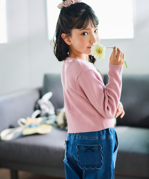 BeBe（ベベ）の「ストレッチジョグデニムスカラップポケットロングパンツ(90~160cm)（デニムパンツ・キッズ・ブルー・120cm/140cm/130cm/110cm/150cm）」の6枚目の写真