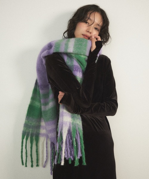 Shelly island（シェリーアイランド）の「チェックマフラー（マフラー・レディース・ブラック/ブラウン/パープル・FREE）」の3枚目の写真