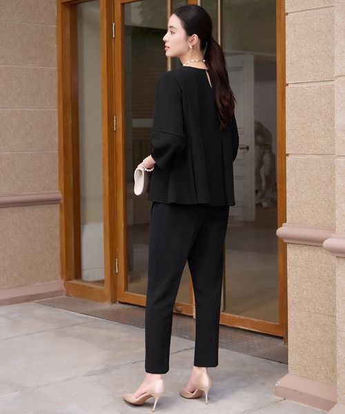 DRESS PLUS(ドレスプラス)の「きれいめペプラムパンツセットアップ(パンツドレス・レディース・ライトベージュ/ブラック/ネイビー・S/M/L/XL/XXL)」の10枚目の写真