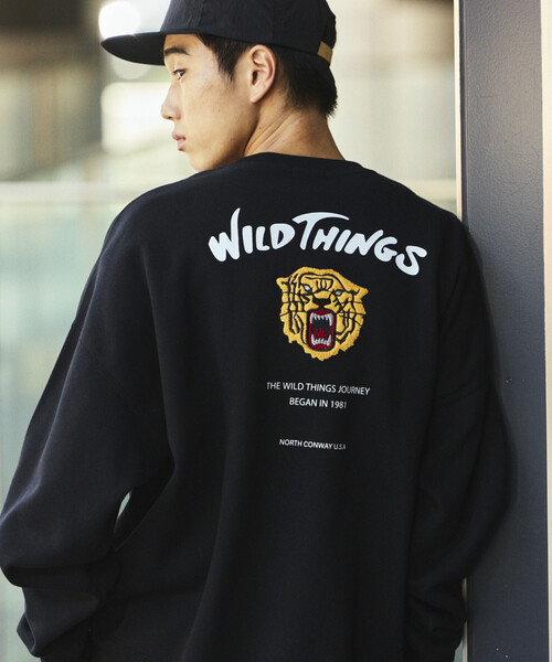 FREAK'S STORE(フリークスストア)の「限定展開 WILD THINGS/ワイルドシングス WILD THINGS×FREAK'S STORE/ワイルドシングス 別注 ビッグシルエット タイガーモチーフ 刺繍ワッペン クルーネックスウェット(スウェット・メンズ・ブラック/アッシュグレー/グリーン/ネイビー・SMALL/MEDIUM/LARGE)」の2枚目の写真