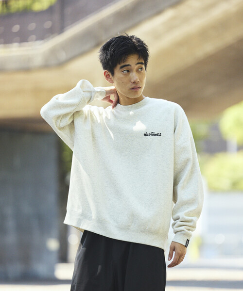 FREAK'S STORE(フリークスストア)の「限定展開 WILD THINGS/ワイルドシングス WILD THINGS×FREAK'S STORE/ワイルドシングス 別注 ビッグシルエット タイガーモチーフ 刺繍ワッペン クルーネックスウェット(スウェット・メンズ・ブラック/アッシュグレー/グリーン/ネイビー・SMALL/MEDIUM/LARGE)」の18枚目の写真