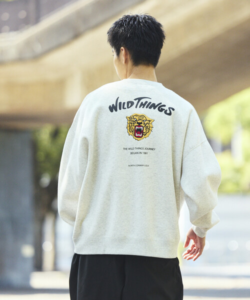 FREAK'S STORE(フリークスストア)の「限定展開 WILD THINGS/ワイルドシングス WILD THINGS×FREAK'S STORE/ワイルドシングス 別注 ビッグシルエット タイガーモチーフ 刺繍ワッペン クルーネックスウェット(スウェット・メンズ・ブラック/アッシュグレー/グリーン/ネイビー・SMALL/MEDIUM/LARGE)」の21枚目の写真
