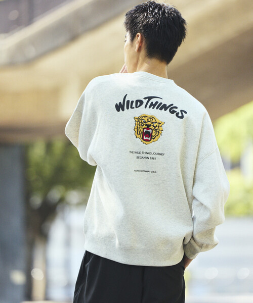 FREAK'S STORE(フリークスストア)の「限定展開 WILD THINGS/ワイルドシングス WILD THINGS×FREAK'S STORE/ワイルドシングス 別注 ビッグシルエット タイガーモチーフ 刺繍ワッペン クルーネックスウェット(スウェット・メンズ・ブラック/アッシュグレー/グリーン/ネイビー・SMALL/MEDIUM/LARGE)」の12枚目の写真
