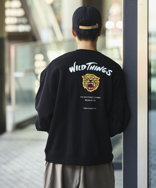 FREAK'S STORE(フリークスストア)の「限定展開 WILD THINGS/ワイルドシングス WILD THINGS×FREAK'S STORE/ワイルドシングス 別注 ビッグシルエット タイガーモチーフ 刺繍ワッペン クルーネックスウェット(スウェット・メンズ・ブラック/アッシュグレー/グリーン/ネイビー・SMALL/MEDIUM/LARGE)」の7枚目の写真