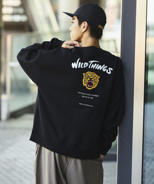 FREAK'S STORE(フリークスストア)の「限定展開 WILD THINGS/ワイルドシングス WILD THINGS×FREAK'S STORE/ワイルドシングス 別注 ビッグシルエット タイガーモチーフ 刺繍ワッペン クルーネックスウェット(スウェット・メンズ・ブラック/アッシュグレー/グリーン/ネイビー・SMALL/MEDIUM/LARGE)」の9枚目の写真