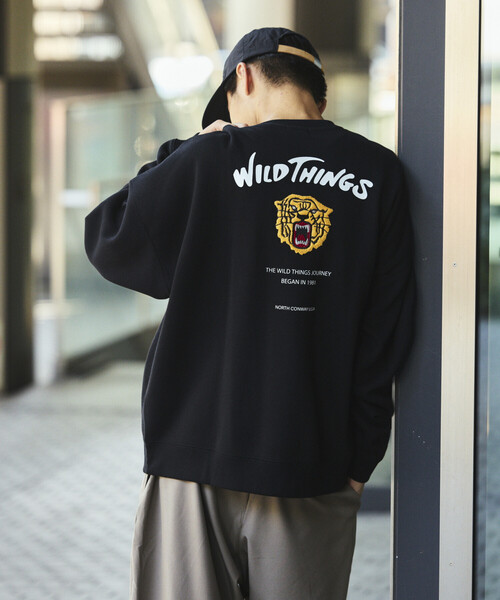 FREAK'S STORE(フリークスストア)の「限定展開 WILD THINGS/ワイルドシングス WILD THINGS×FREAK'S STORE/ワイルドシングス 別注 ビッグシルエット タイガーモチーフ 刺繍ワッペン クルーネックスウェット(スウェット・メンズ・ブラック/アッシュグレー/グリーン/ネイビー・SMALL/MEDIUM/LARGE)」の10枚目の写真