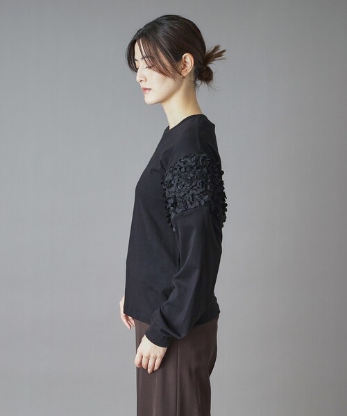 muller of yoshiokubo（ミュラーオブヨシオクボ）の「muller of yoshiokubo（ミュラーオブヨシオクボ）FLOWY FRILLED LONG SLEEVE T（Tシャツ/カットソー・レディース・ブラック・00）」の5枚目の写真