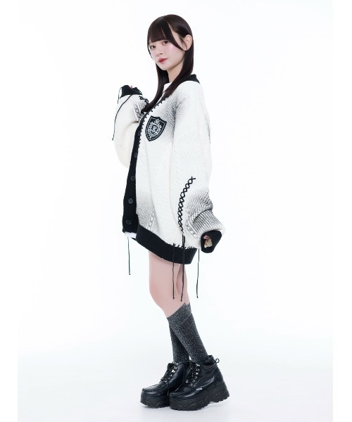 TRAVAS TOKYO/トラバス トーキョー』ステッチ入りケーブルニット