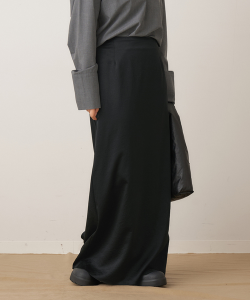 plage（プラージュ）の「crush satin minimal スカート（スカート・レディース・ホワイト/ブラック・34/36/38）」の7枚目の写真