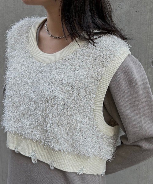 &g'aime(アンジェム)の「【&g'aime】ラメフリンジベスト Metallic Fringe Vest(ベスト・レディース・アイボリー/ベージュ/チャコールグレー・FREE)」の4枚目の写真