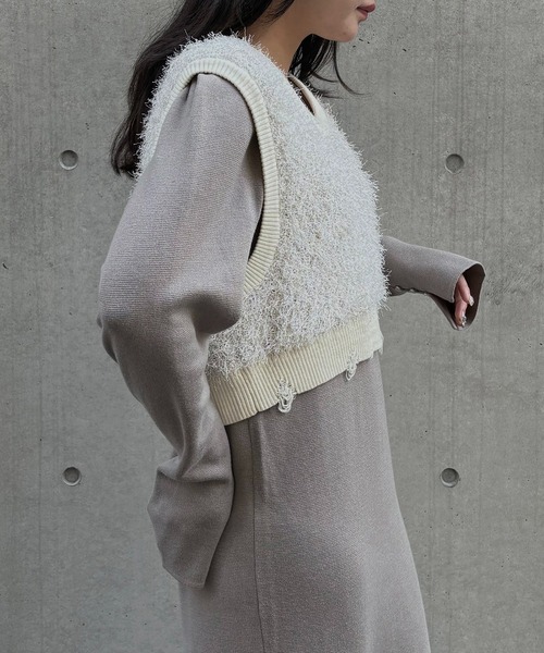 &g'aime(アンジェム)の「【&g'aime】ラメフリンジベスト Metallic Fringe Vest(ベスト・レディース・アイボリー/ベージュ/チャコールグレー・FREE)」の5枚目の写真
