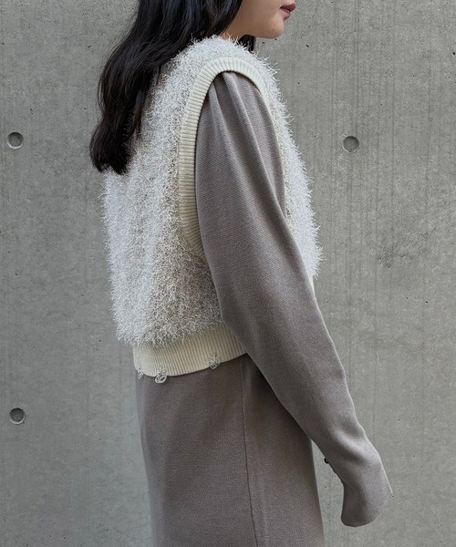 &g'aime(アンジェム)の「【&g'aime】ラメフリンジベスト Metallic Fringe Vest(ベスト・レディース・アイボリー/ベージュ/チャコールグレー・FREE)」の6枚目の写真