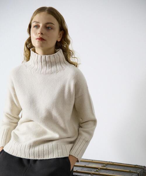 Lourmarin(ルールマラン)の「《別注》【ISLAND TIDES/アイランド タイド】タートルネックニットプルオーバー(ニット/セーター・レディース・アイボリー/ブルーグリーン/ライトグレー/ネイビー・FREE)」の2枚目の写真