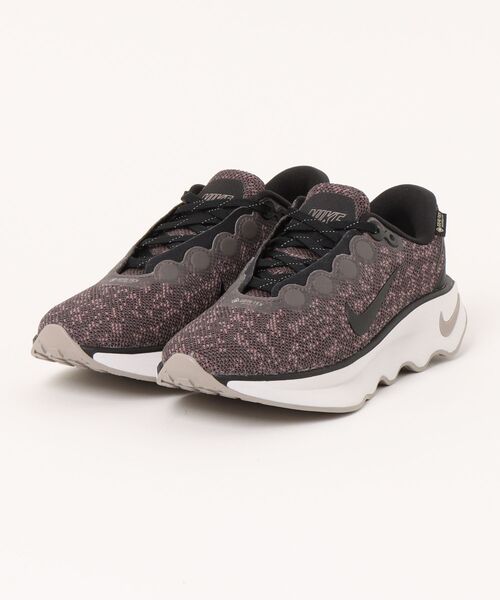 NIKE(ナイキ)の「《NIKE》ウィメンズ モティバ GTX(スニーカー・レディース・ブラウン系その他/パープル系その他・23.0cm/23.5cm/24.0cm/24.5cm/22.5cm)」の2枚目の写真