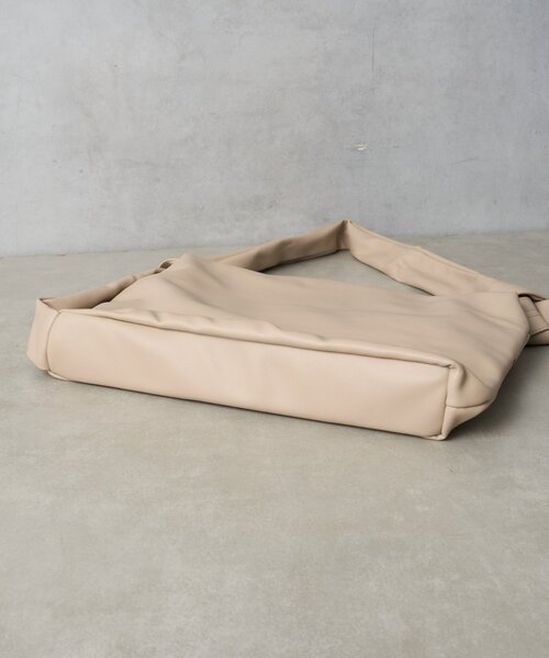 BIRTHDAY BAR（バースデイバー）の「PUFF HANDLE SHOULDER BAG　パフハンドルショルダーバッグ（ショルダーバッグ・レディース・ベージュ/ブラック・0）」の12枚目の写真