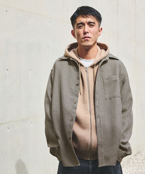 green label relaxing(グリーンレーベルリラクシング)の「ブークレ チェック ジャストルーズ シャツ(シャツ/ブラウス・メンズ・ダークグレー/ベージュ/ブラウン系・S/XL/L/M)」の1枚目の写真