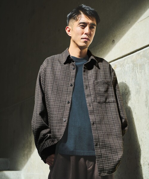green label relaxing(グリーンレーベルリラクシング)の「ブークレ チェック ジャストルーズ シャツ(シャツ/ブラウス・メンズ・ダークグレー/ベージュ/ブラウン系・S/XL/L/M)」の2枚目の写真