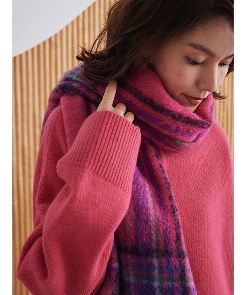 Mila Owen(ミラオーウェン)の「ツイストフリンジストール(ストール/ショール・レディース・ミント/チェック/グレー/アイボリー・F)」の6枚目の写真