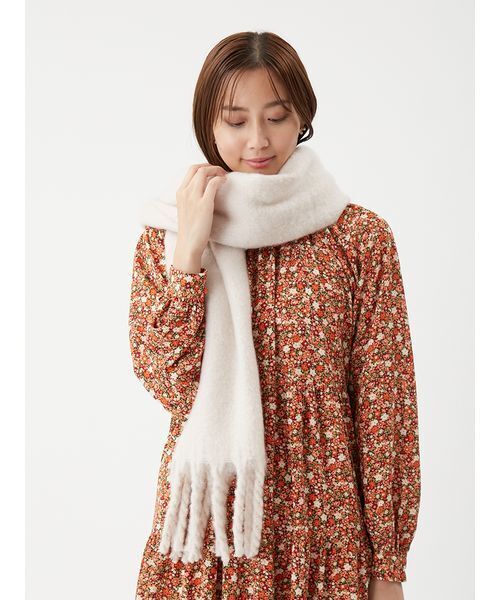 Mila Owen(ミラオーウェン)の「ツイストフリンジストール(ストール/ショール・レディース・ミント/チェック/グレー/アイボリー・F)」の2枚目の写真