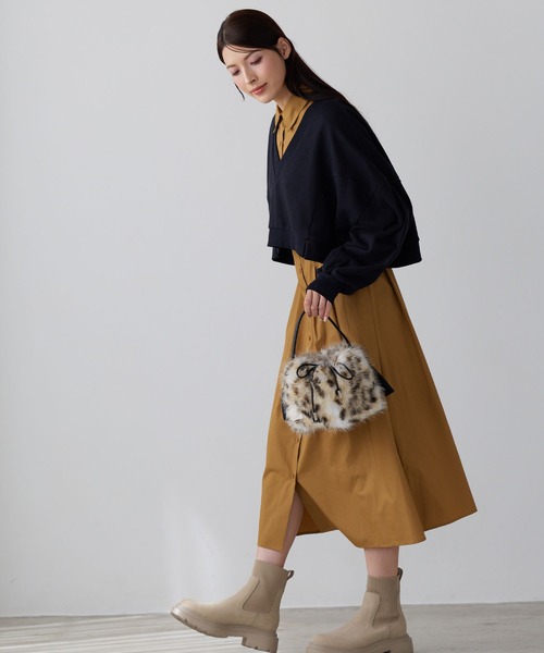 sankyo shokai(サンキョウショウカイ)の「ファーバッグ 巾着 バッグ(ハンドバッグ・レディース・ブラック/ホワイト/ブルーグレー/アニマル/ライトベージュ/モカ・FREE)」の9枚目の写真