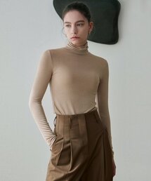 [ESSENTIAL] SOFT TURTLENECK SLIM TOP_BEIGE