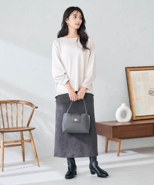 a.v.v(アーヴェヴェ)の「バックフレアカットソー(Tシャツ/カットソー・レディース・ダークインディゴブルー/グレー系その他/ブラック・38/40)」の16枚目の写真