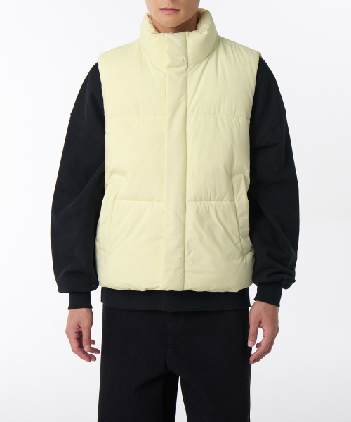 MUSINSA STANDARD（ムシンサスタンダード）の「デイリープファーパディングベスト [レモン]（ダウンベスト・メンズ・その他・SMALL/MEDIUM/LARGE/X-LARGE/XX-LARGE）」の2枚目の写真