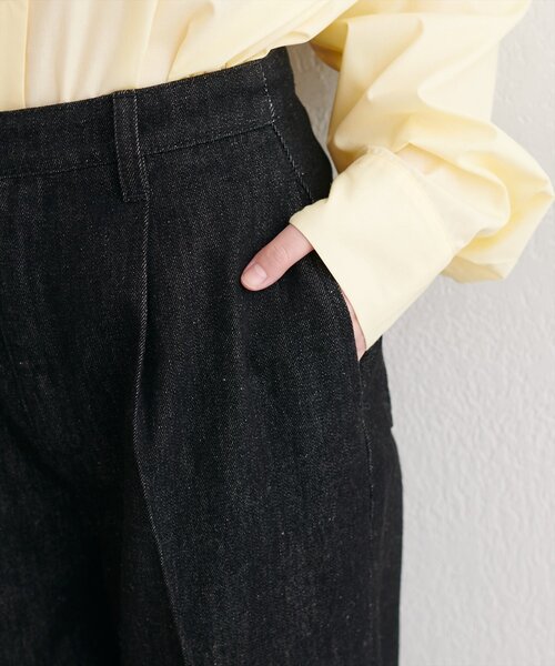 natural couture（ナチュラルクチュール）の「センタープレスデニムパンツ（デニムパンツ・レディース・ブルー/ブラック・SMALL/MEDIUM/LARGE）」の18枚目の写真