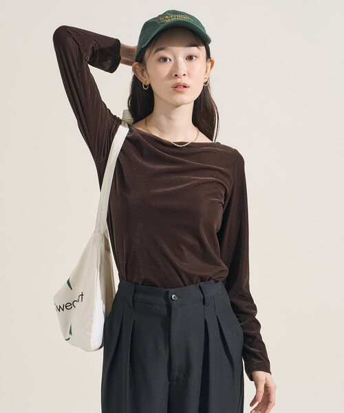 FREAK'S STORE(フリークスストア)の「ベロアジャージ ボートネック トップス(Tシャツ/カットソー・レディース・ブラウン/ワイン/オリーブ/ブラック/ライトグレー・フリ-)」の3枚目の写真